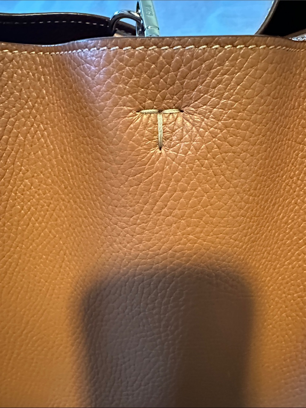 Tod's Tan & Brown Leather Tote Medium - Brown and Burgandy - Picture 4 of 14